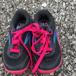 Reebok toddler shoes size 4